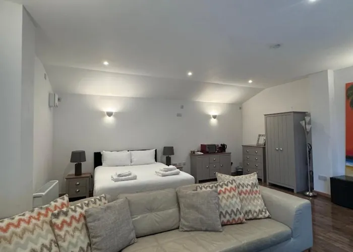 Converted Barn, One Bedroom, Studio Glamping