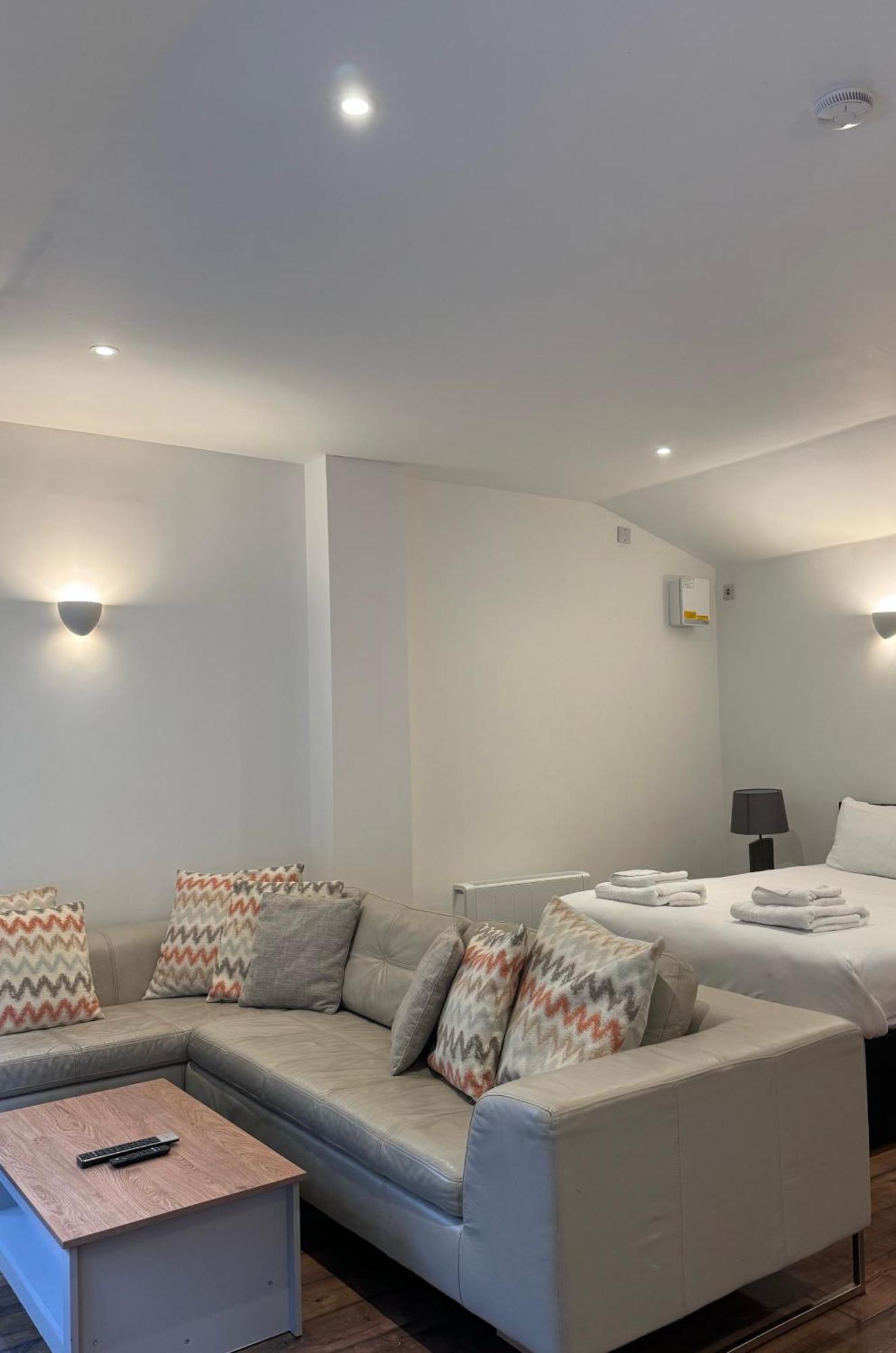Apartment Converted Barn One Bedroom Glamping Horspath